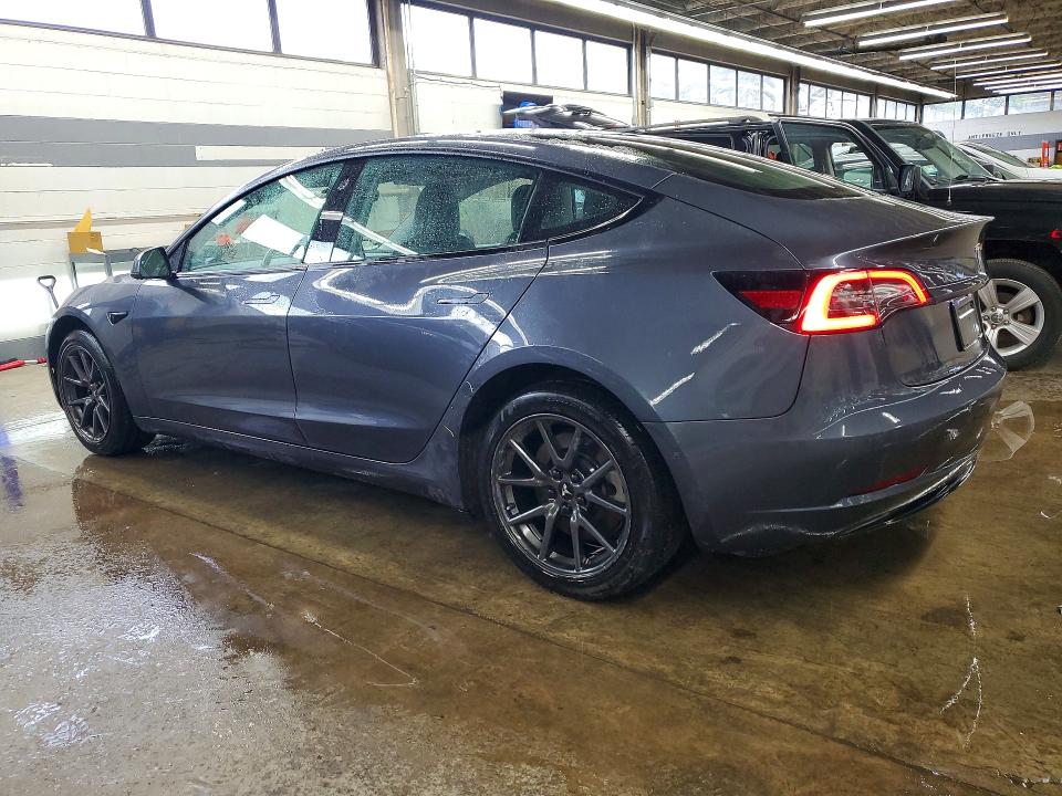 52211596 :رقم المزاد ، 5YJ3E1EA1NF290022 vin ، 2022 Tesla Model 3 مزاد بيع