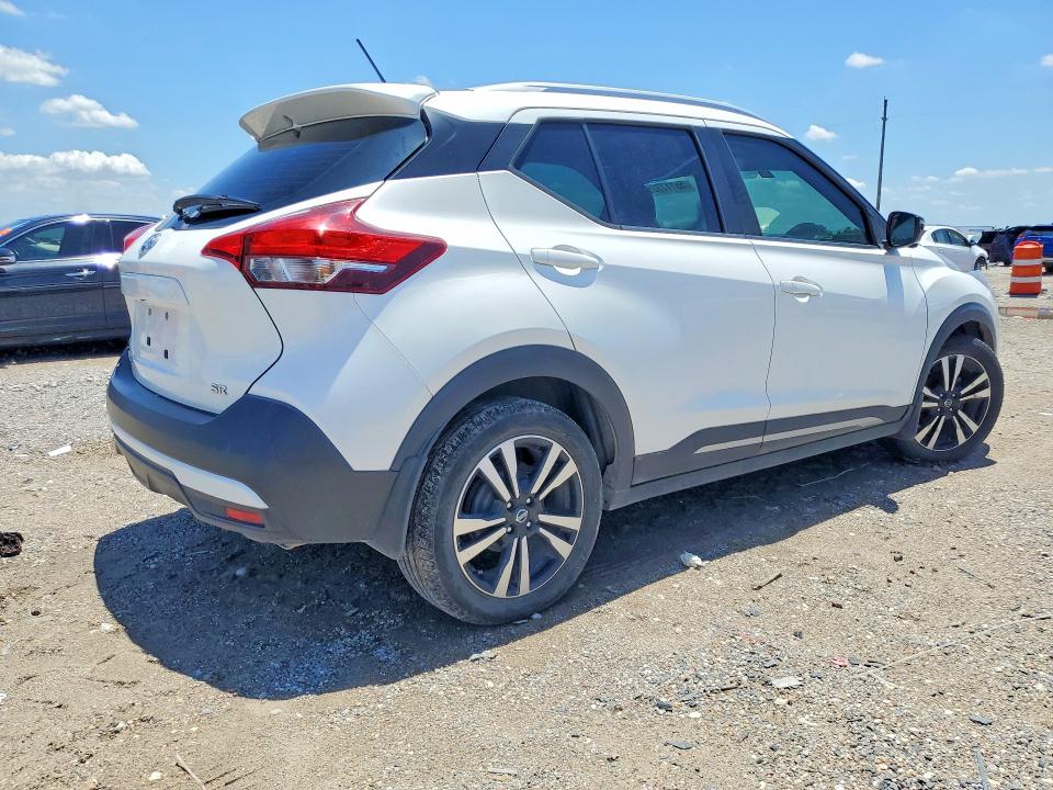 2018 Nissan Kicks მანქანა იყიდება აუქციონზე, vin: 3N1CP5CUXJL541861, აუქციონის ნომერი: 55117326