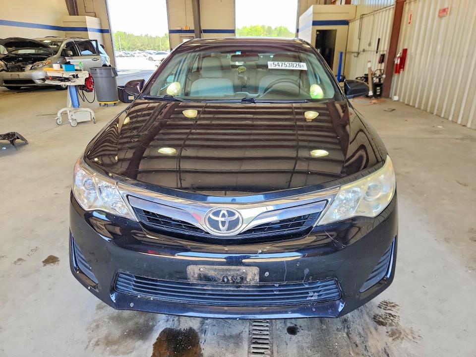 54753826 :رقم المزاد ، 4T4BF1FK6CR228234 vin ، 2012 Toyota Camry مزاد بيع