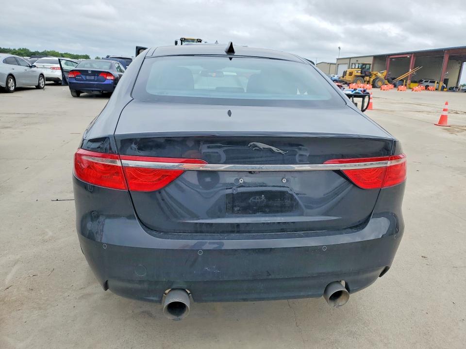 52100596 :رقم المزاد ، SAJBK4BV4GCY15332 vin ، 2016 Jaguar Xf مزاد بيع