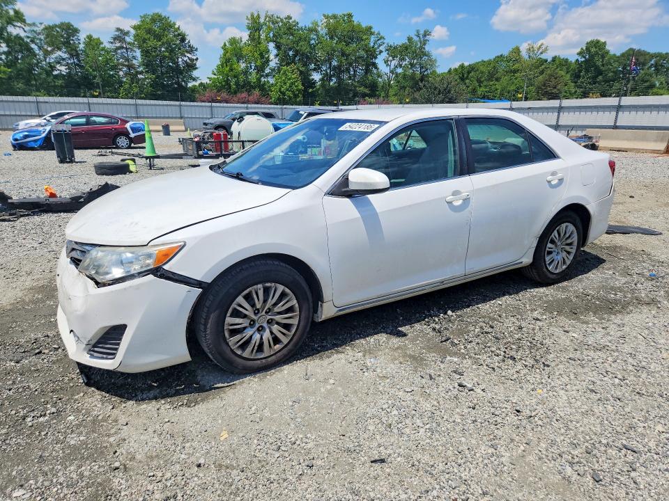 54224186 :رقم المزاد ، 4T1BF1FKXEU309038 vin ، 2014 Toyota Camry مزاد بيع