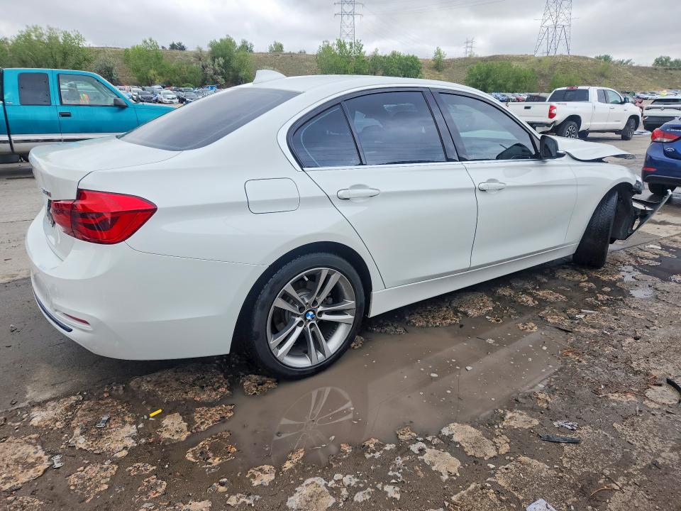 53644906 :رقم المزاد ، WBA8D9C57JEB35175 vin ، 2018 Bmw 330 مزاد بيع