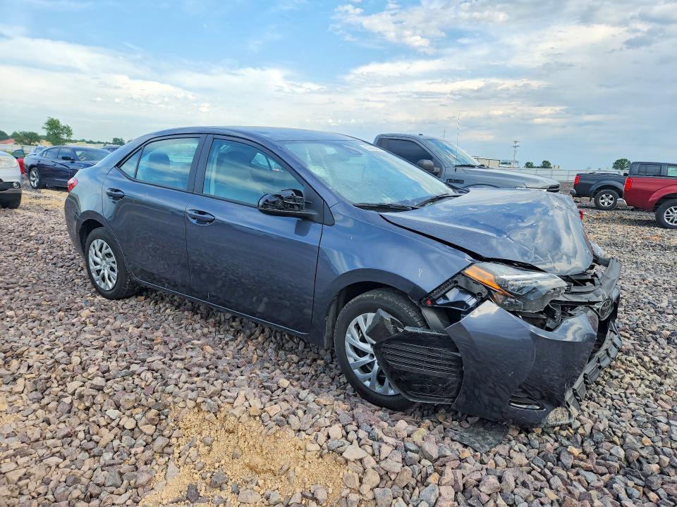 53286466 :رقم المزاد ، 5YFBURHEXJP789332 vin ، 2018 Toyota Corolla مزاد بيع
