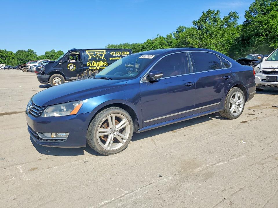 54988106 :رقم المزاد ، 1VWCN7A38DC105628 vin ، 2013 Volkswagen Passat مزاد بيع