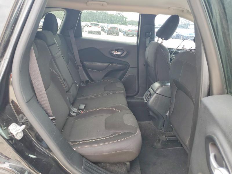 Auction sale of the 2015 Jeep Cherokee, vin: 1C4PJLCB1FW677476, lot number: 54160786
