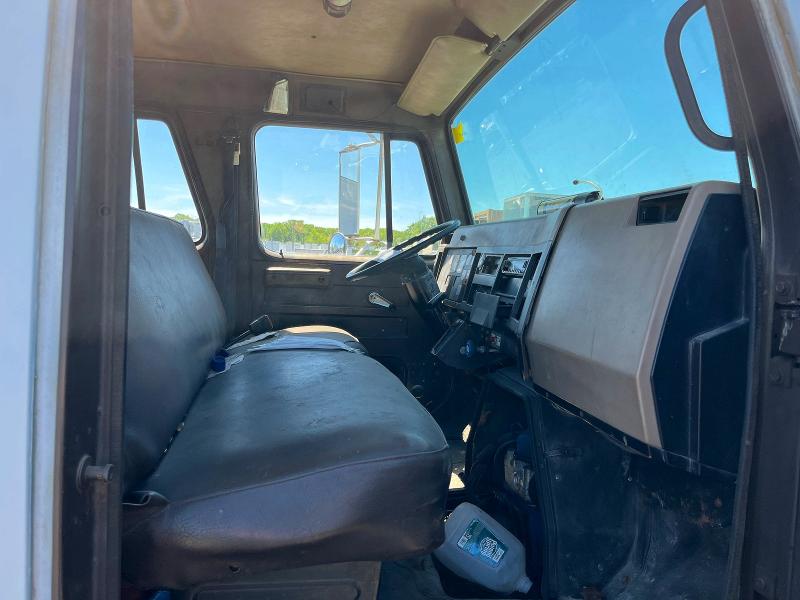 53606706 :رقم المزاد ، 1HTSDZZN1LH257967 vin ، 1990 International 4000 مزاد بيع