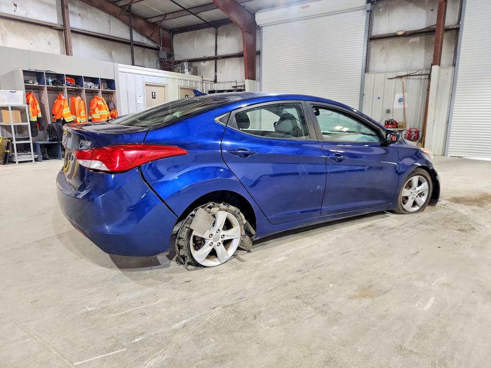 53369586 :رقم المزاد ، KMHDH4AE0DU682867 vin ، 2013 Hyundai Elantra مزاد بيع