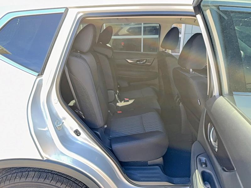 52853056 :رقم المزاد ، 5N1AT2MV9JC845437 vin ، 2018 Nissan Rogue مزاد بيع