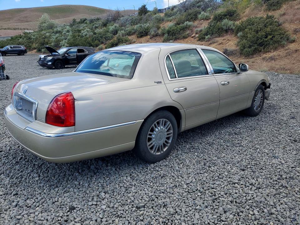 54540546 :رقم المزاد ، 1LNHM82W36Y635338 vin ، 2006 Lincoln Town Car مزاد بيع