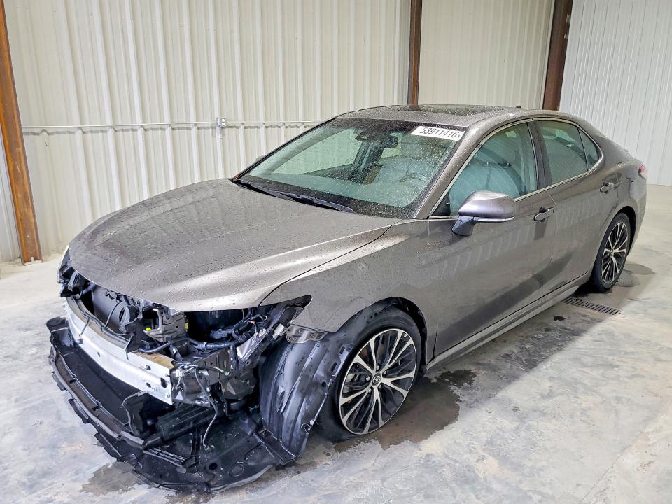 53911416 :رقم المزاد ، 4T1B11HK4JU598939 vin ، 2018 Toyota Camry مزاد بيع