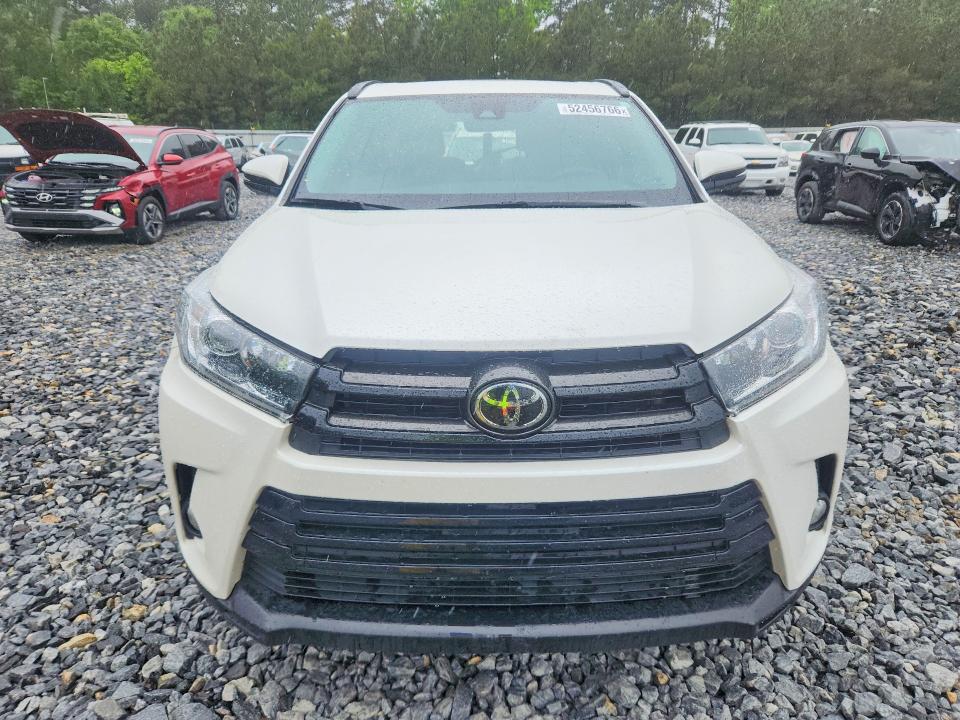 52456766 :رقم المزاد ، 5TDKZRFH7JS532618 vin ، 2018 Toyota Highlander مزاد بيع