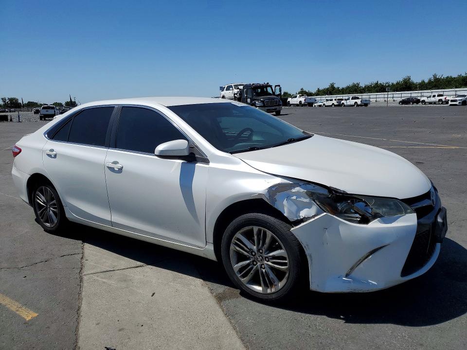 53655816 :رقم المزاد ، 4T1BF1FK2FU080176 vin ، 2015 Toyota Camry Se مزاد بيع