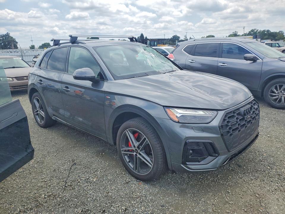 55380726 :رقم المزاد ، WA1F2AFY7R2105444 vin ، 2024 Audi Q5 E مزاد بيع
