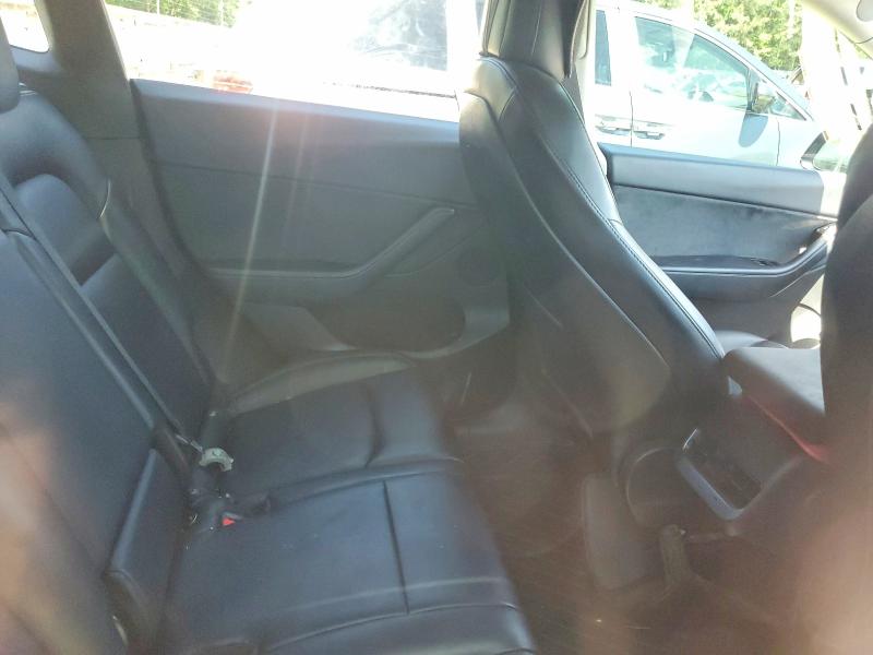52266076 :رقم المزاد ، 5YJYGDEE6MF084293 vin ، 2021 Tesla Model Y مزاد بيع