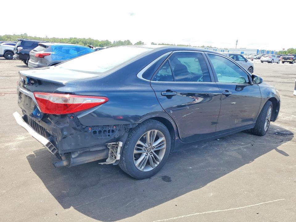 53995266 :رقم المزاد ، 4T1BF1FK5FU886982 vin ، 2015 Toyota Camry مزاد بيع
