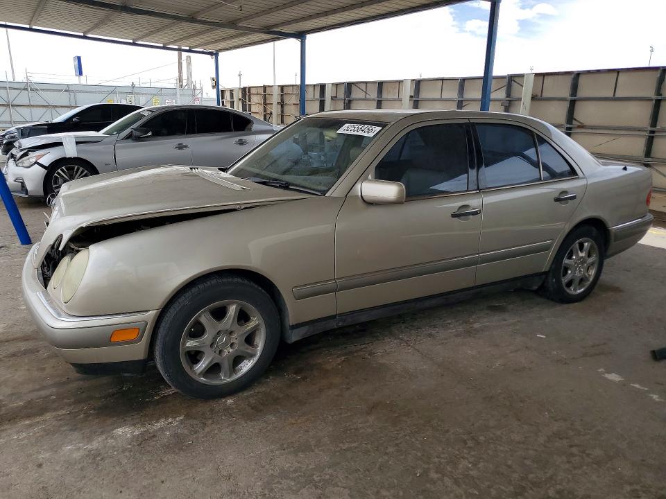 52558456 :رقم المزاد ، WDBJF55F4TJ005101 vin ، 1996 Mercedes-benz E مزاد بيع