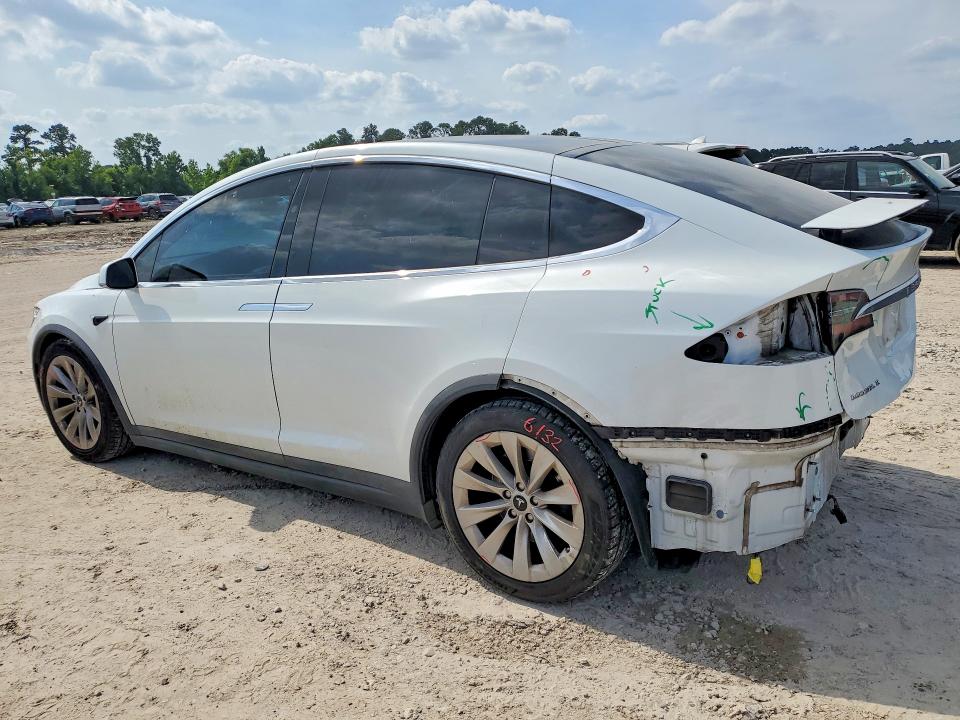 55145466 :رقم المزاد ، 5YJXCBE23HF045684 vin ، 2017 Tesla Model X مزاد بيع