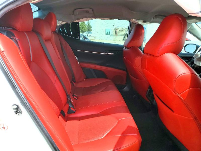 53449876 :رقم المزاد ، 4T1B61HK5KU722011 vin ، 2019 Toyota Camry مزاد بيع