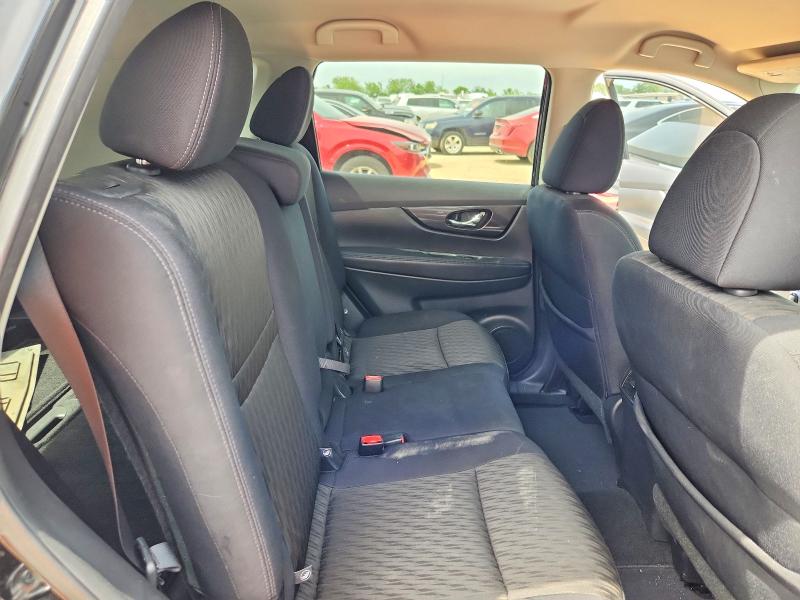 53579716 :رقم المزاد ، 5N1AT2MT4HC802813 vin ، 2017 Nissan Rogue مزاد بيع