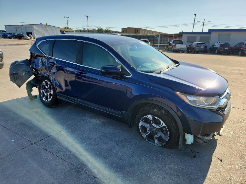 52676196 :رقم المزاد ، 7FARW1H57JE013315 vin ، 2018 Honda Cr-v مزاد بيع