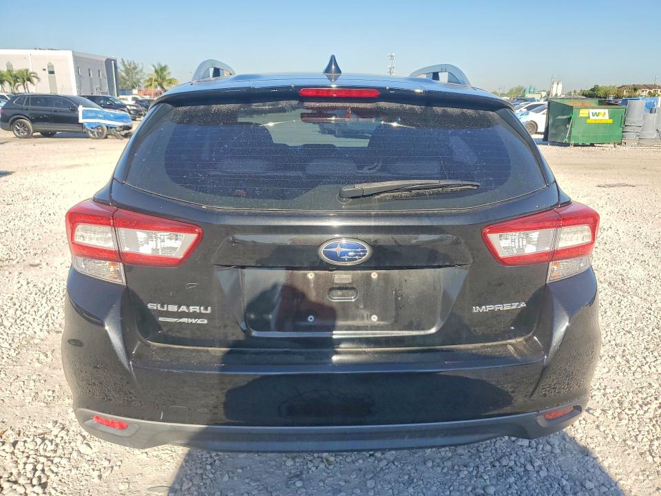 52561546 :رقم المزاد ، 4S3GTAB64J3700732 vin ، 2018 Subaru Impreza مزاد بيع