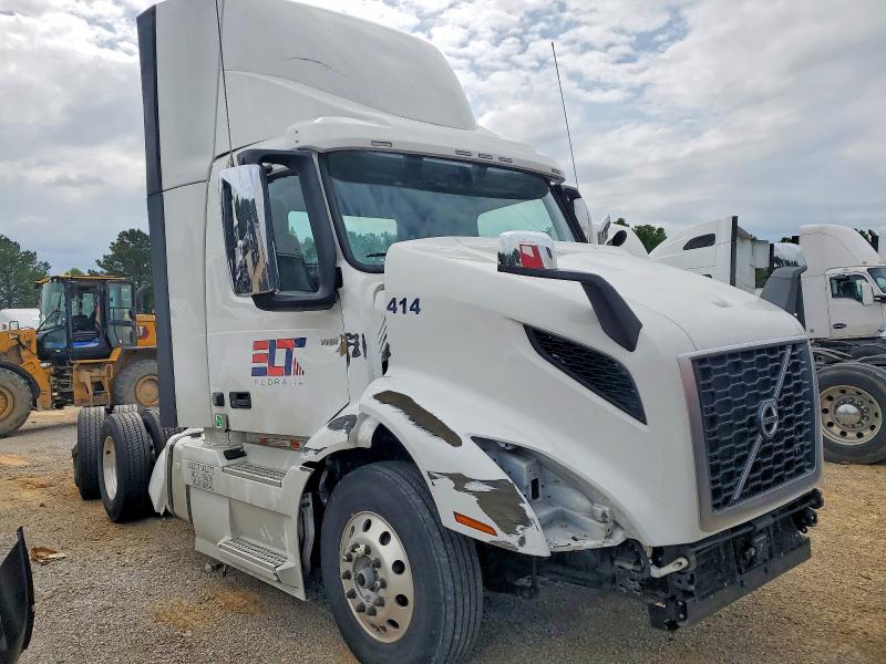 Продажа на аукционе авто 2025 Volvo Vnr, vin: 4V4WC9EH3SN660354, номер лота: 52363956
