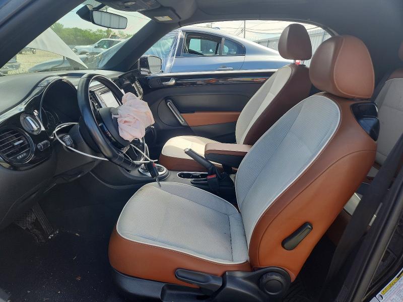 53024436 :رقم المزاد ، 3VW517AT7HM813782 vin ، 2017 Volkswagen Beetle مزاد بيع