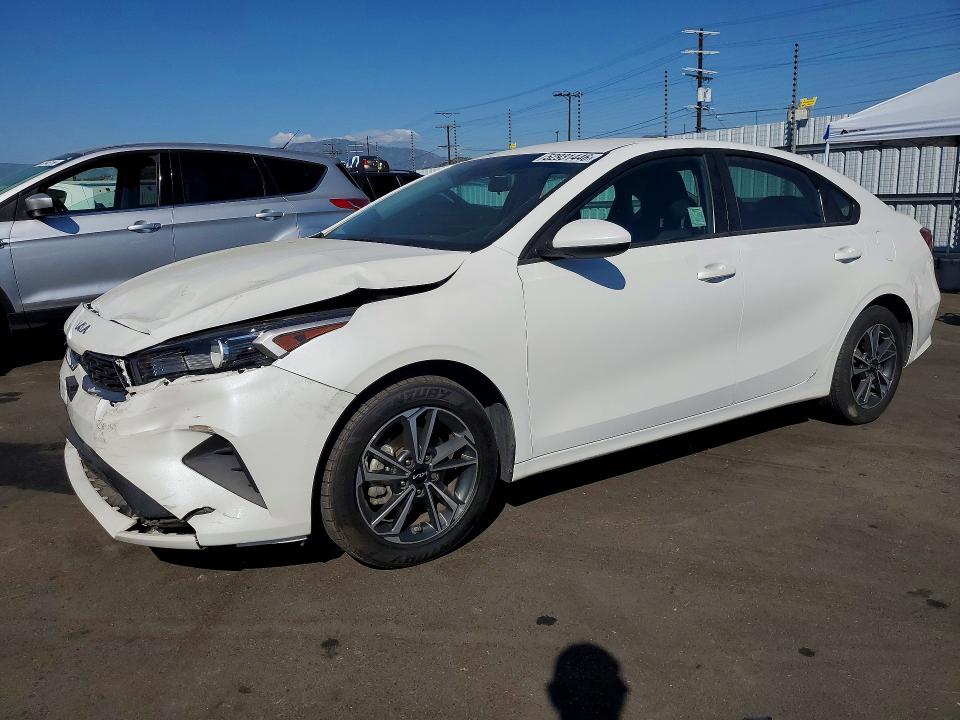 52931446 :رقم المزاد ، 3KPF24AD6RE725460 vin ، 2024 Kia Forte مزاد بيع