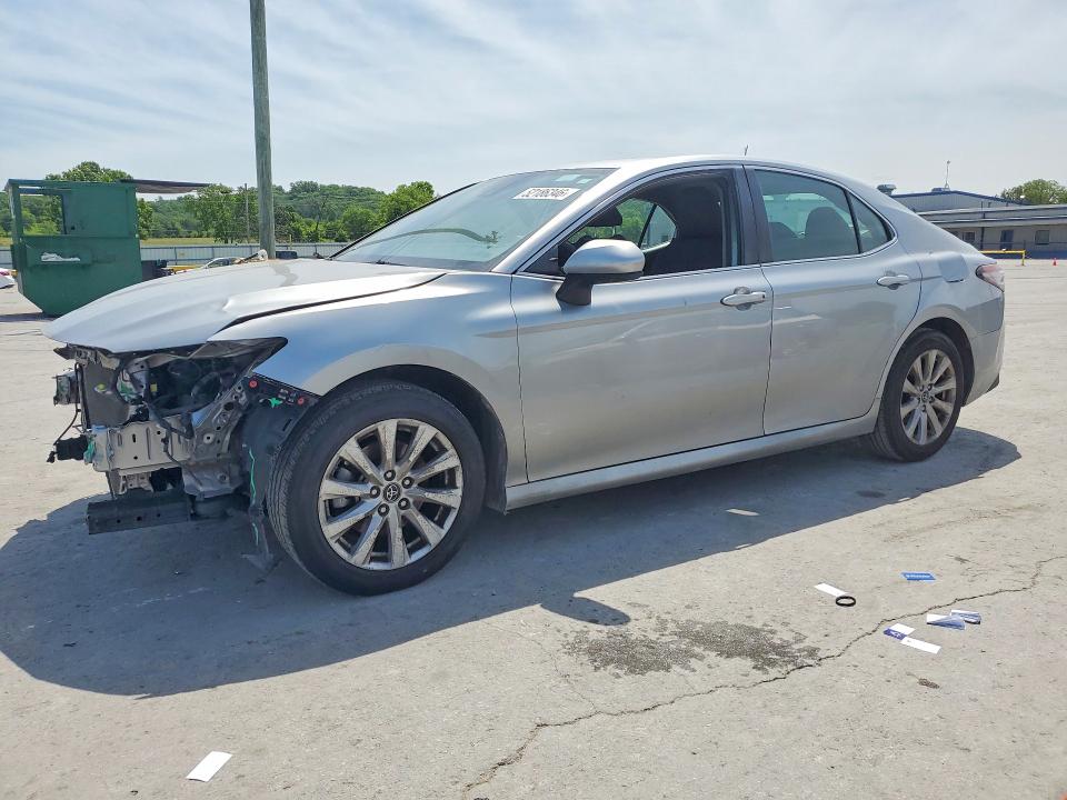 52186346 :رقم المزاد ، 4T1B11HK8KU229793 vin ، 2019 Toyota Camry مزاد بيع