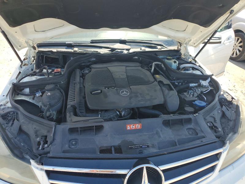 Продажа на аукционе авто 2014 Mercedes-benz C, vin: WDDGF8AB1EA954887, номер лота: 52305986