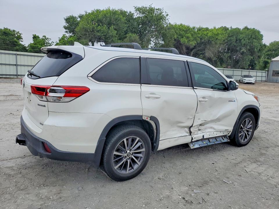 53111236 :رقم المزاد ، 5TDJGRFH4JS051842 vin ، 2018 Toyota Highlander Hybrid مزاد بيع