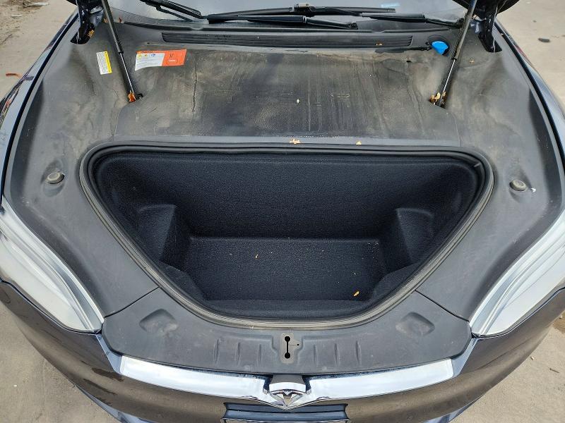 55053836 :رقم المزاد ، 5YJSA1E23HF188967 vin ، 2017 Tesla Model S مزاد بيع
