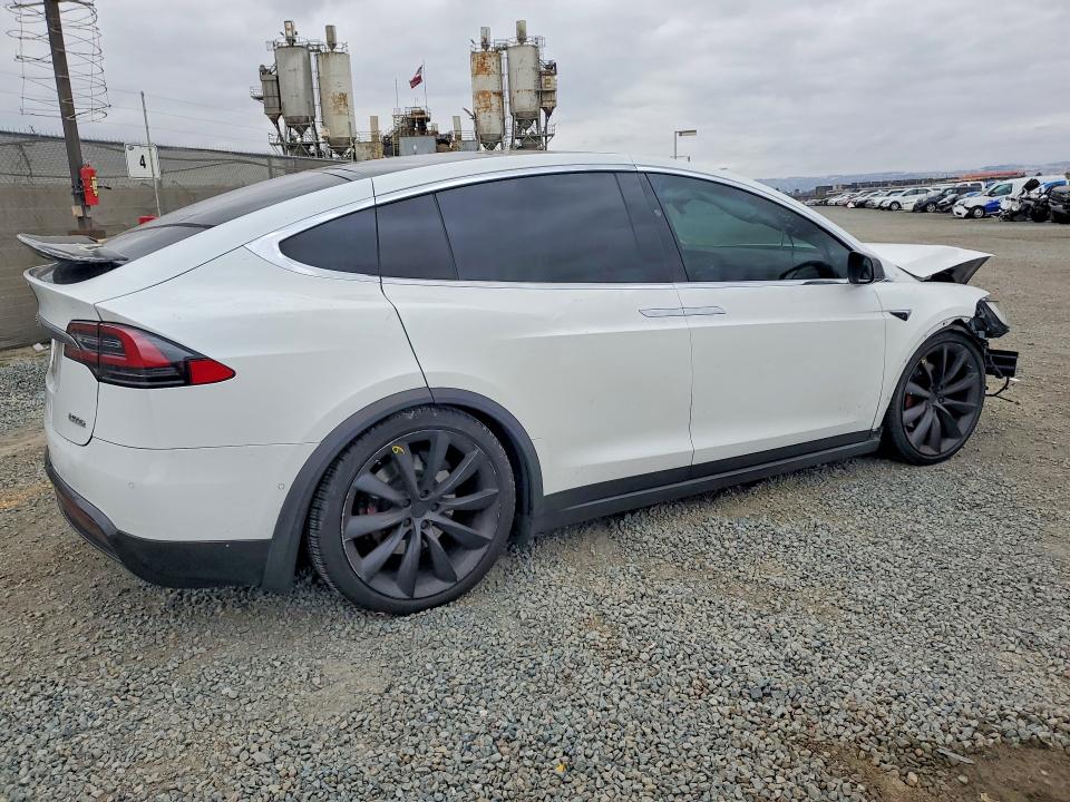 54983076 :رقم المزاد ، 5YJXCBE48JF081233 vin ، 2018 Tesla Model X مزاد بيع