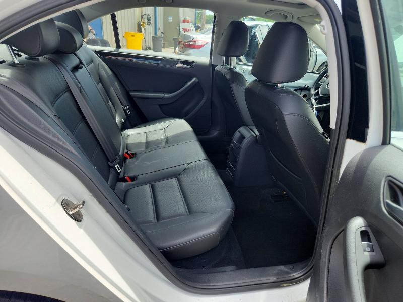 52765586 :رقم المزاد ، 3VWL17AJ3HM282182 vin ، 2017 Volkswagen Jetta مزاد بيع