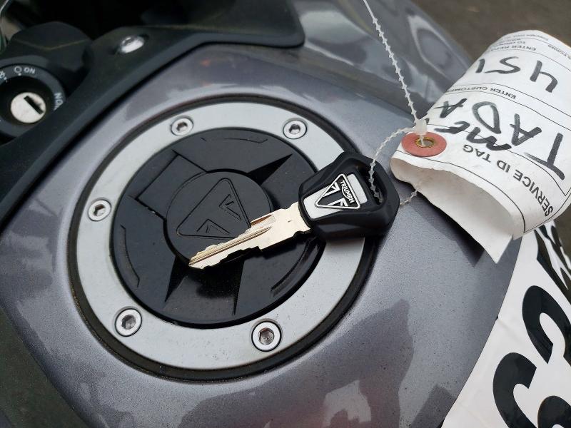 52696356 :رقم المزاد ، SMTE68DGXRTBP3938 vin ، 2024 Triumph Motorcycle Tiger مزاد بيع