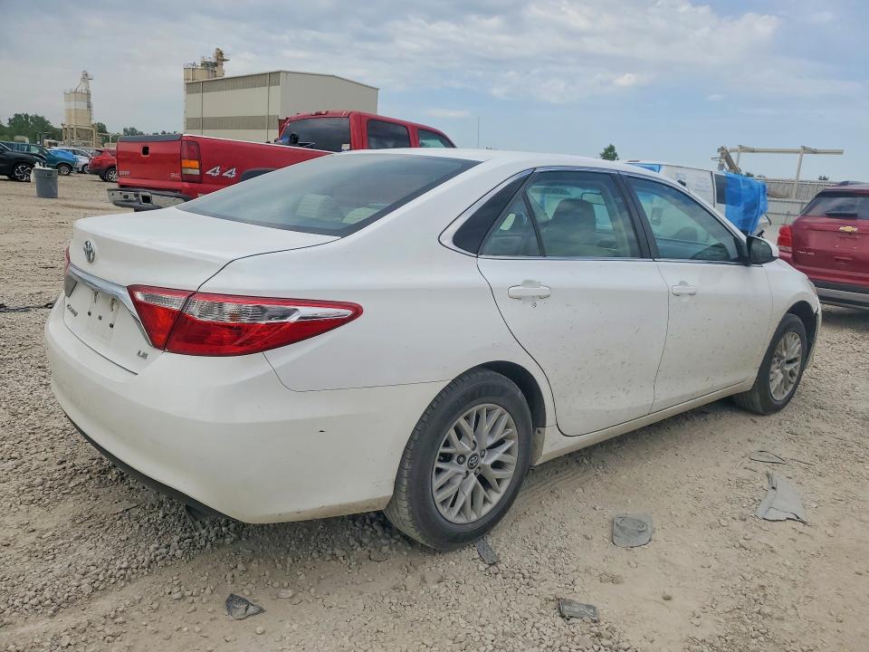 53523986 :رقم المزاد ، 4T1BF1FK3HU666968 vin ، 2017 Toyota Camry مزاد بيع