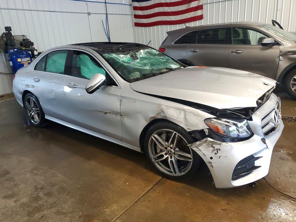 54241356 :رقم المزاد ، W1KZF6JB2LA801767 vin ، 2020 Mercedes-benz E مزاد بيع