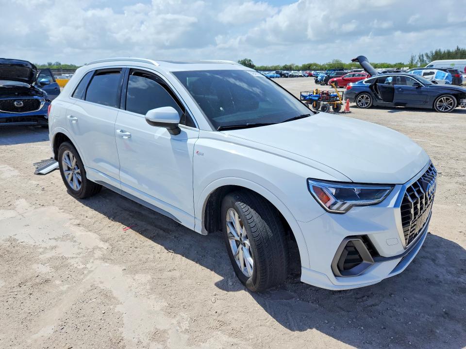 2024 Audi Q3 მანქანა იყიდება აუქციონზე, vin: WA1DECF35R1117113, აუქციონის ნომერი: 54943156