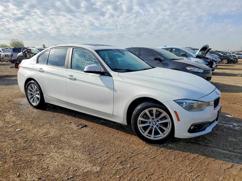 52864566 :رقم المزاد ، WBA8A3C56JA505218 vin ، 2018 Bmw 320 مزاد بيع