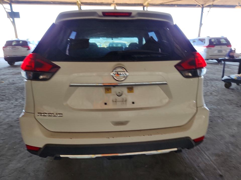 2017 Nissan Rogue მანქანა იყიდება აუქციონზე, vin: KNMAT2MT6HP557557, აუქციონის ნომერი: 53565976