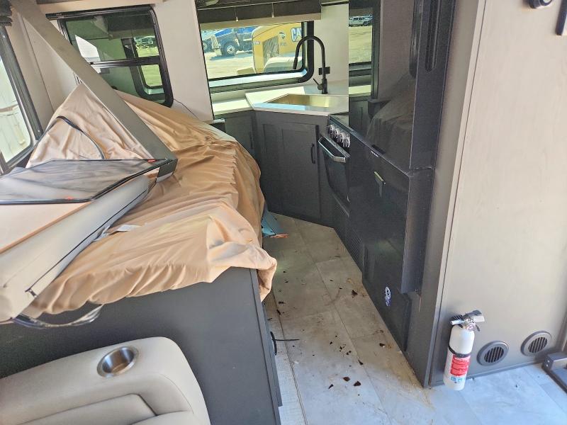 52217916 :رقم المزاد ، 4X4TFLB27SZ195423 vin ، 2025 Flagstaff By Forest Recreational Vehicle (rv) مزاد بيع