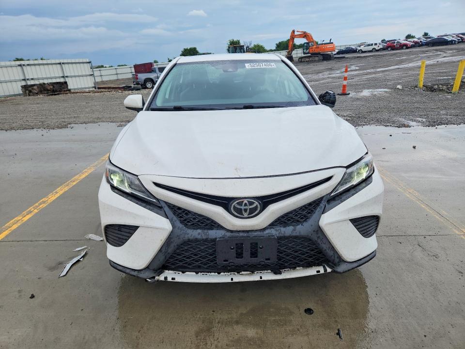 52507406 :رقم المزاد ، 4T1B11HK4KU203398 vin ، 2019 Toyota Camry مزاد بيع