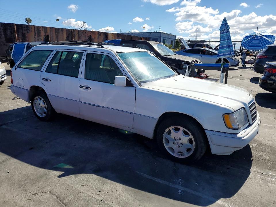 Продажа на аукционе авто 1995 Mercedes-benz E, vin: WDBEA92E3SF304552, номер лота: 55562916
