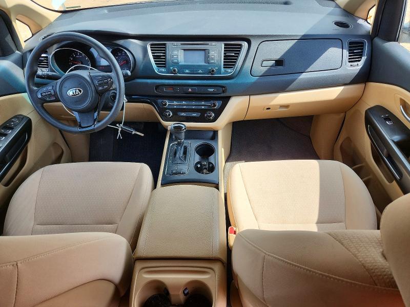 53117456 :رقم المزاد ، KNDMB5C12H6232623 vin ، 2017 Kia Sedona مزاد بيع