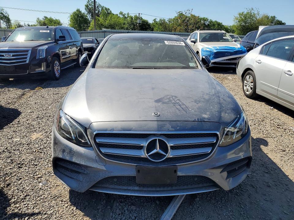 52694636 :رقم المزاد ، WDDZF8EB6LA709308 vin ، 2020 Mercedes-benz E مزاد بيع