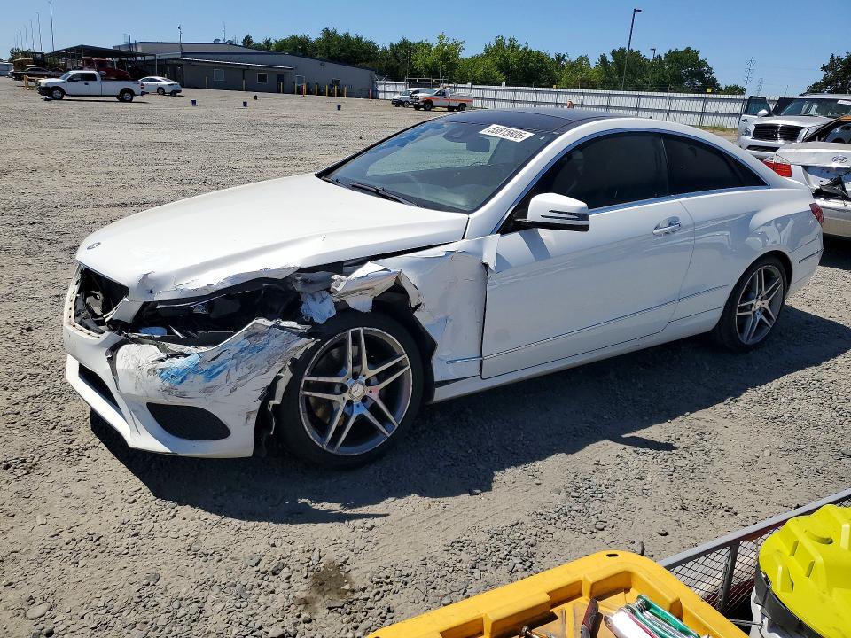 53815806 :رقم المزاد ، WDDKJ6HB6FF302001 vin ، 2015 Mercedes-benz E مزاد بيع