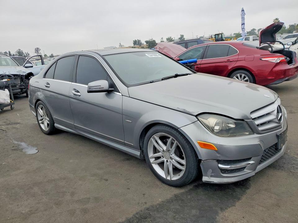 2012 Mercedes-benz C მანქანა იყიდება აუქციონზე, vin: WDDGF4HBXCA615833, აუქციონის ნომერი: 53416986