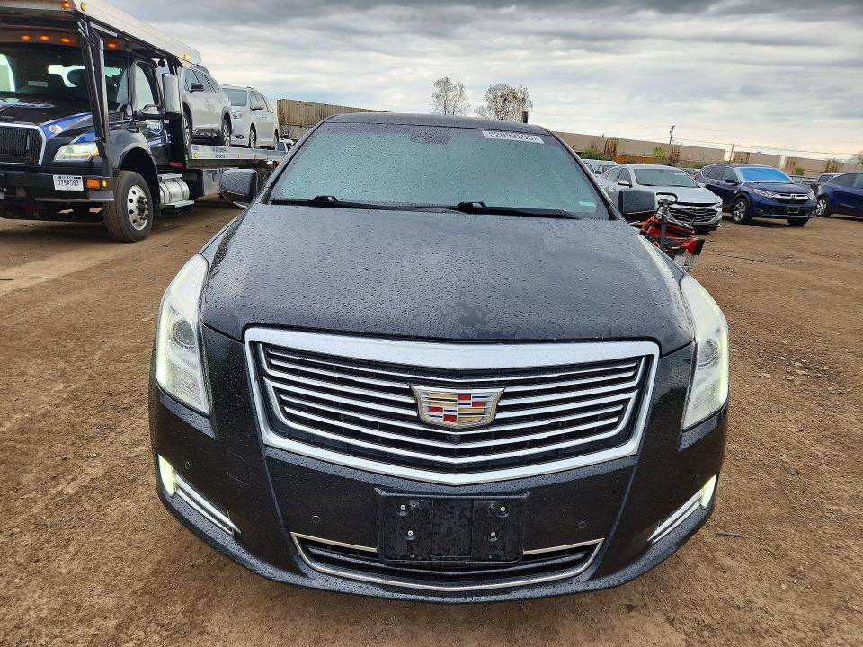 52099596 :رقم المزاد ، 2G61W5S89H9119169 vin ، 2017 Cadillac Xts مزاد بيع