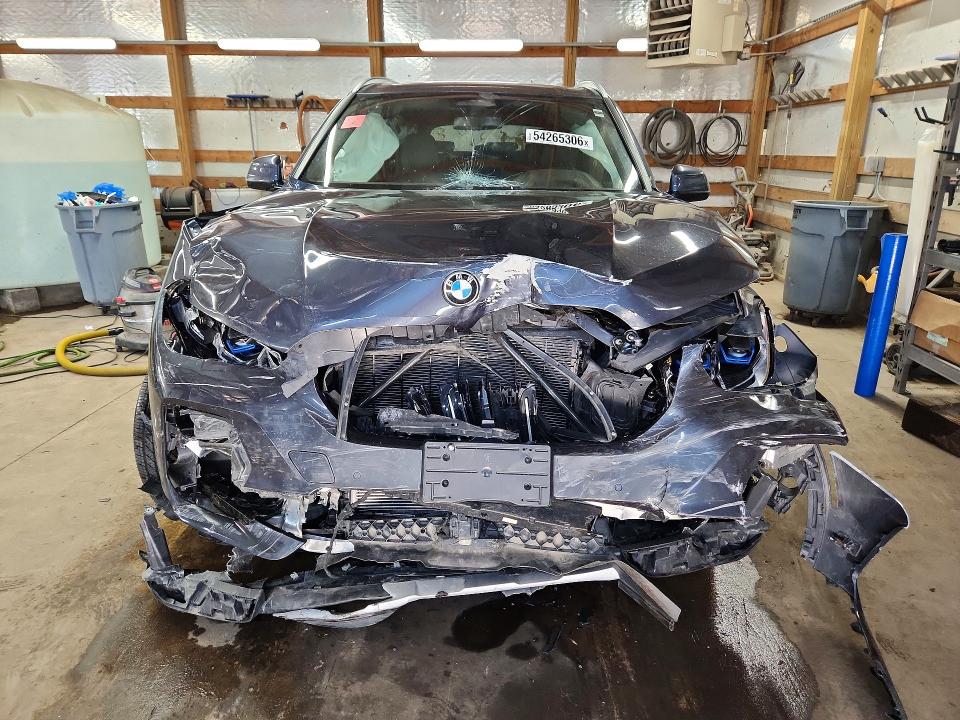 54265306 :رقم المزاد ، 5UXCR6C02M9F38817 vin ، 2021 Bmw X5 مزاد بيع