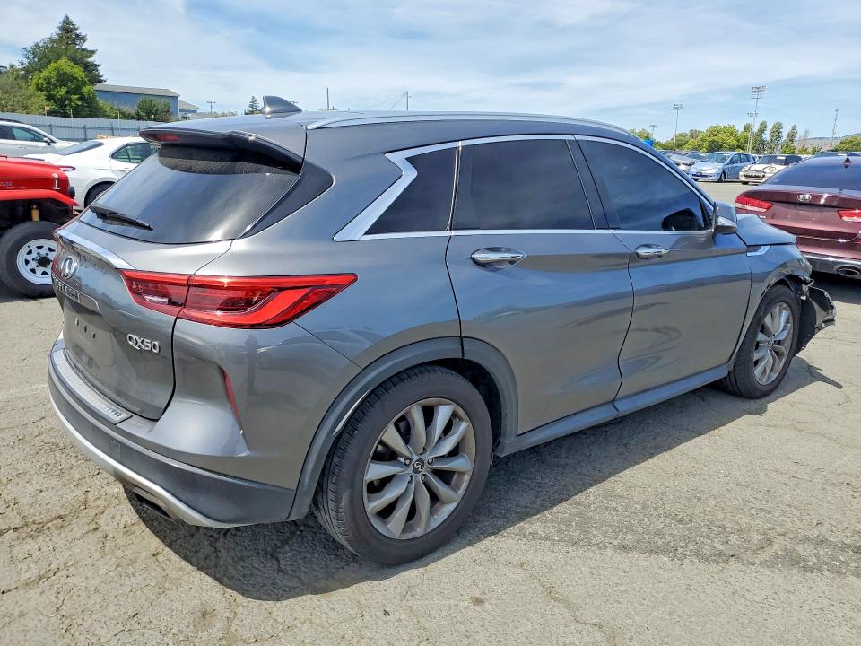 53305346 :رقم المزاد ، 3PCAJ5M32KF133012 vin ، 2019 Infiniti Qx50 مزاد بيع